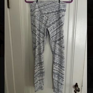 White Patterned WunderUnder Lululemon Leggings